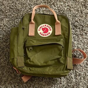 Fjallraven Kånken Forest Green Backpack